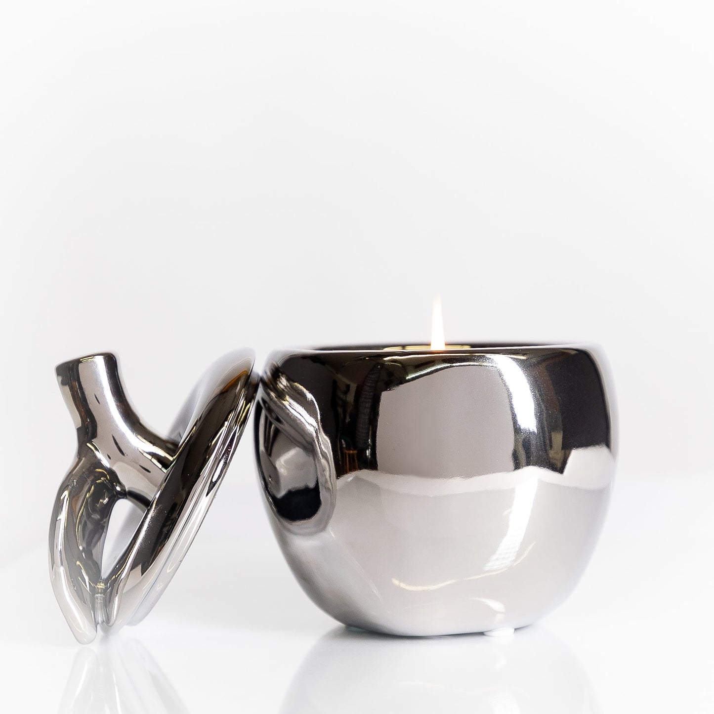 Metallic Silver Malus Apple Candle, Jasmine Lily Fragrance, 20 oz