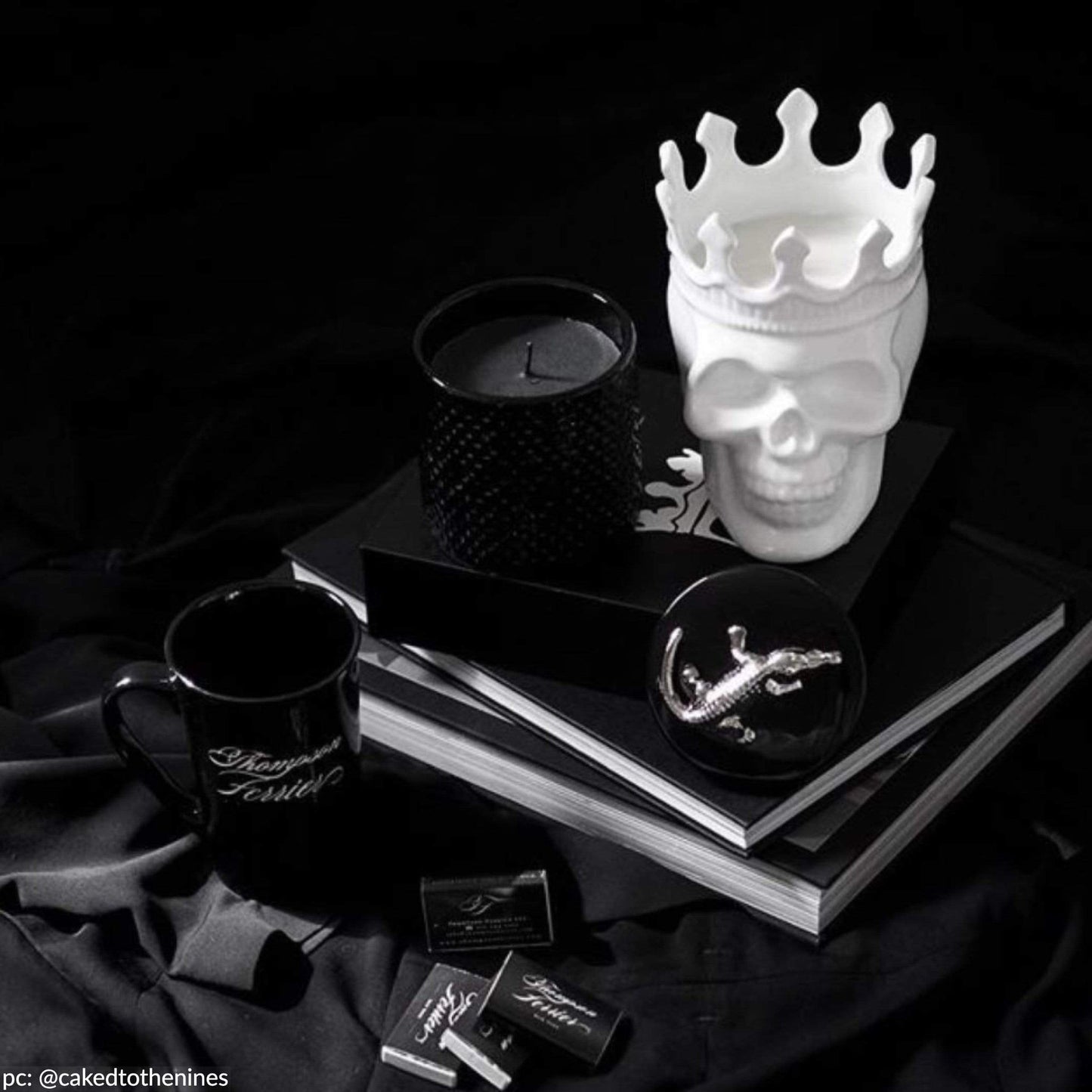 White Louise Skull Candle, 23.3 oz. - Rose de Vents Scent