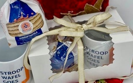 Holiday Gift Box- Mug & Classic Caramel Stroopwafel